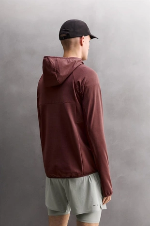 Куртка из высокотехнологичной ткани с капюшоном- Заказать в России