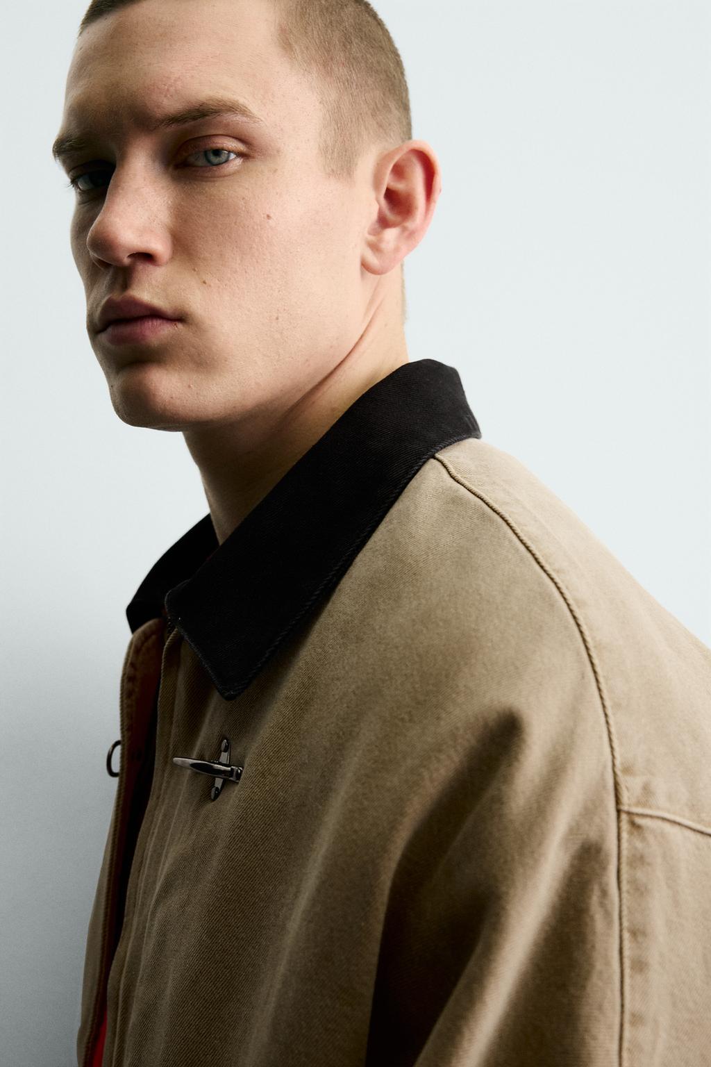 КУРТКА С КОМБИНИРОВАННЫМ ВОРОТНИКОМ И НАВЕСНЫМИ ПЕТЛЯМИ