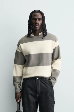 Мягкий свитер из рельефной ткани- Заказать в России