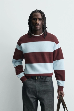 Свитер из мягкой рельефной ткани