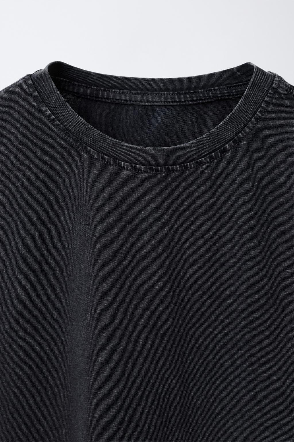 БАЗОВАЯ ФУТБОЛКА С ЭФФЕКТОМ ПОТЕРТОСТИ