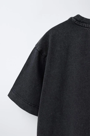 Базовая футболка с эффектом потертости