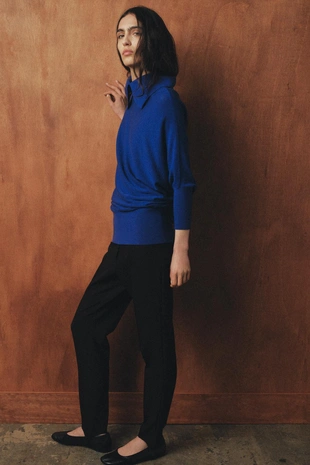 Длинный свитер с рукавами «летучая мышь»- Заказать в России