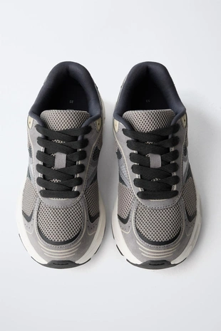 Кроссовки из разных материалов- Заказать в России