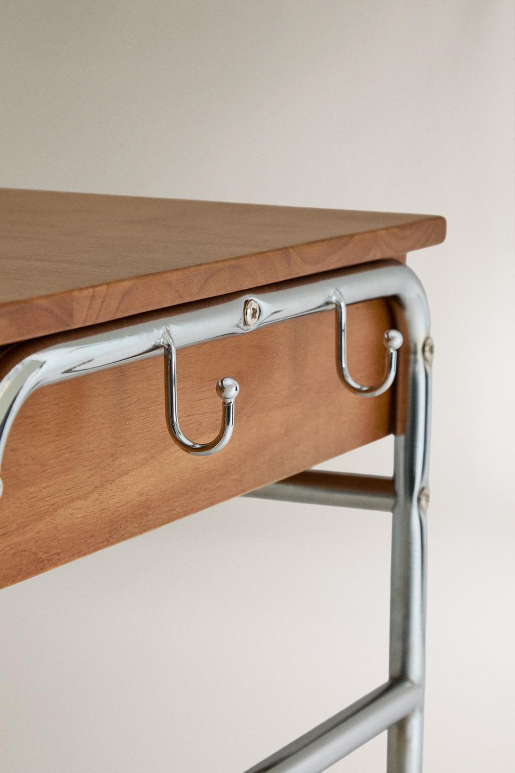 Детский винтажный письменный стол