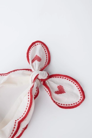 Бандана с вышитыми волнами и сердечками- Заказать в России