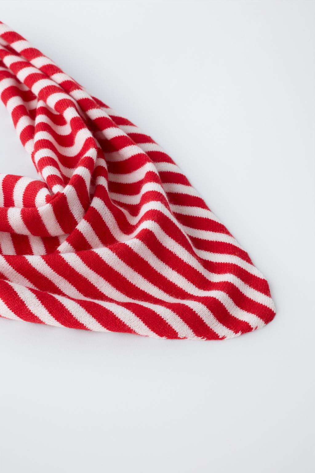 Треугольный платок с полосками