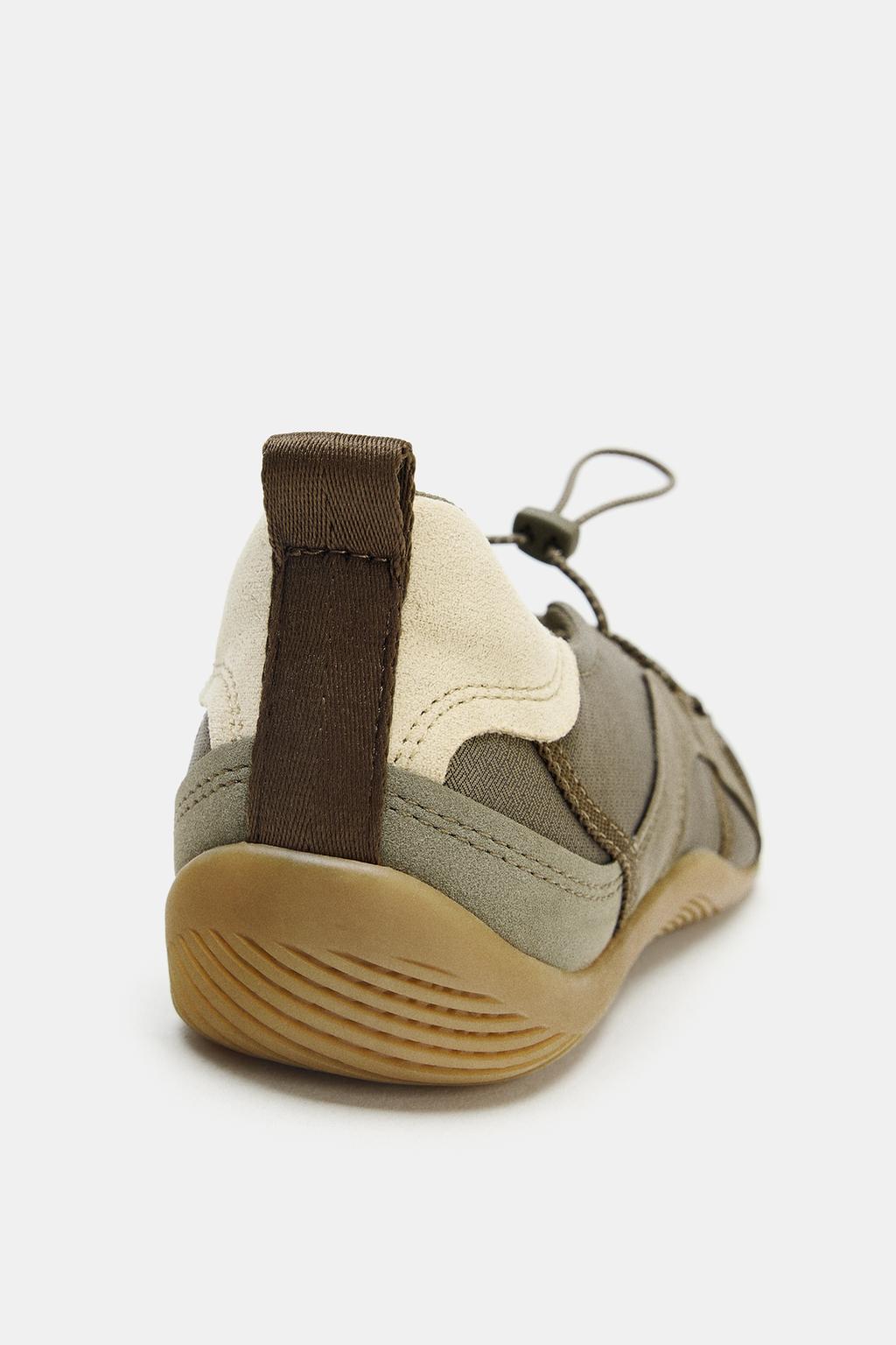 СПОРТИВНЫЕ БАЛЕТКИ С ЭЛАСТИЧНЫМИ РЕМЕШКАМИ