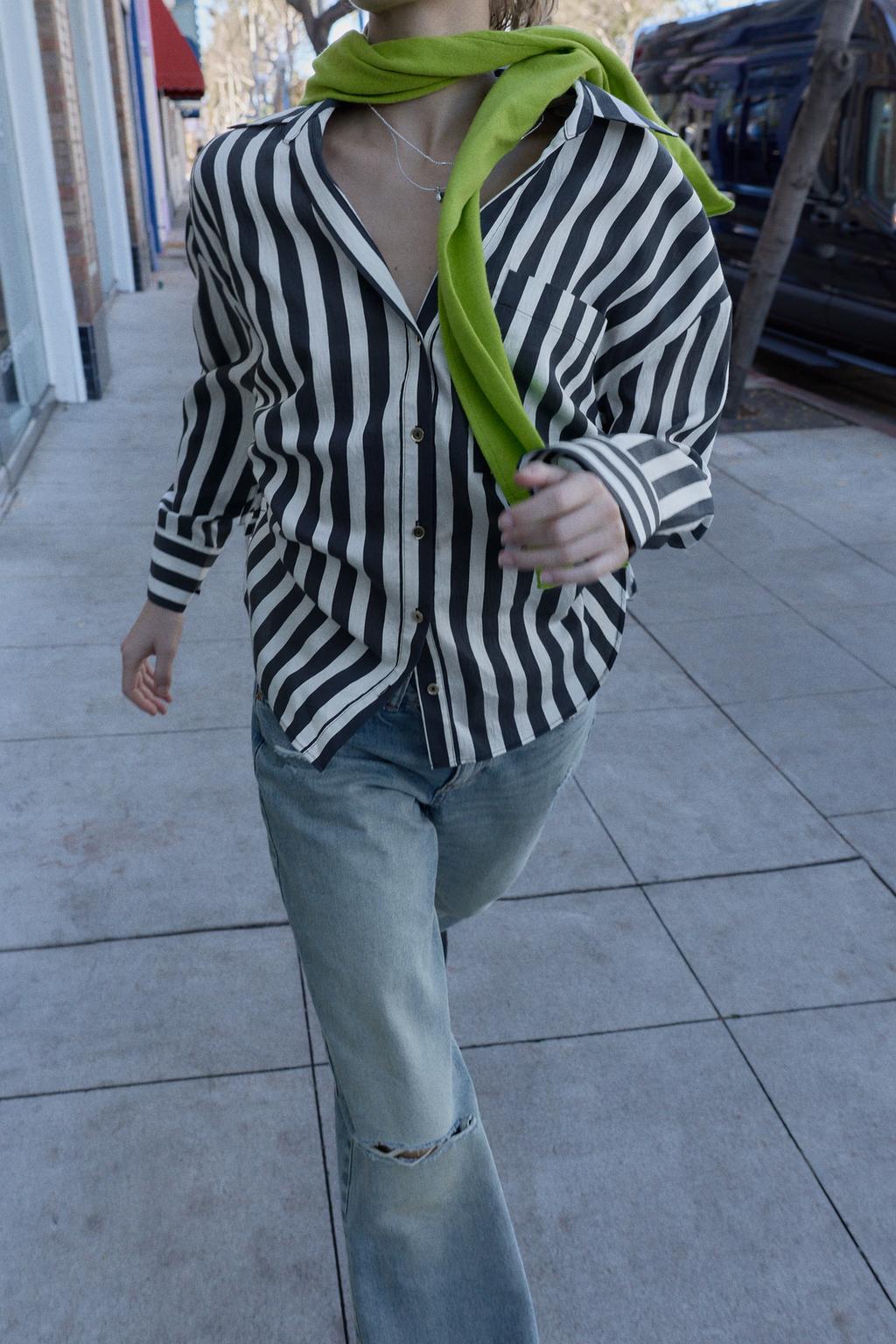 РУБАШКА В ПОЛОСКУ СО ШНУРКАМИ ПО БОКАМ