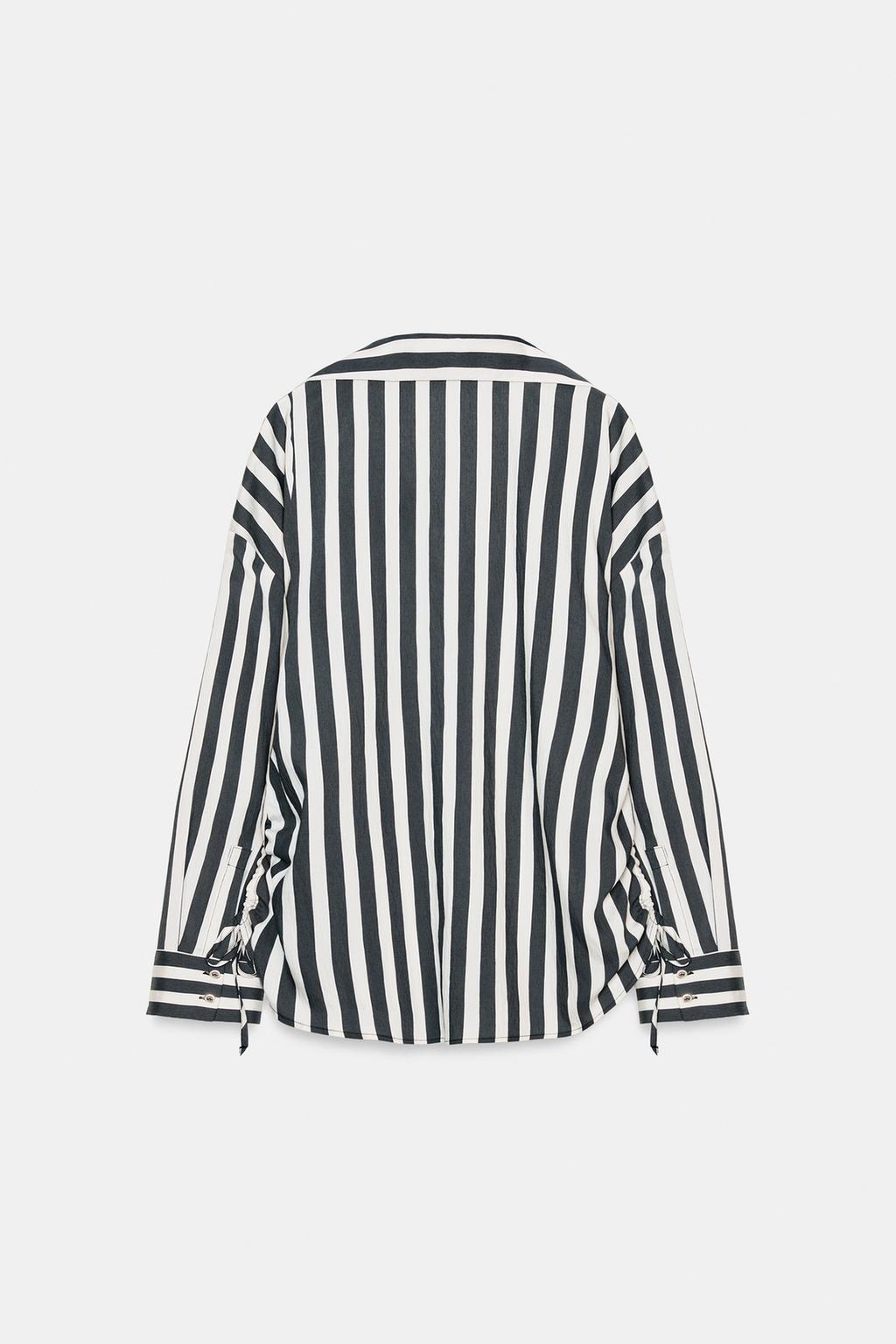 РУБАШКА В ПОЛОСКУ СО ШНУРКАМИ ПО БОКАМ