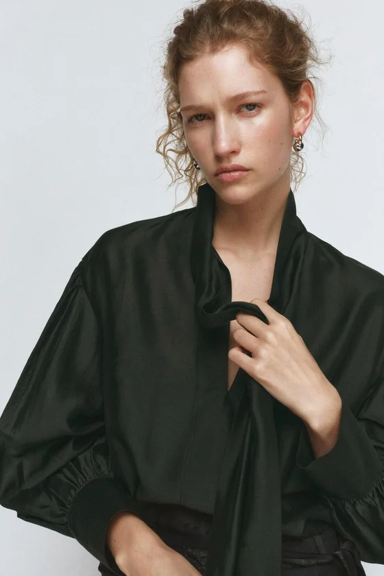 АТЛАСНАЯ РУБАШКА С ПЛАТКОМ — коллекция Zara «ZW»