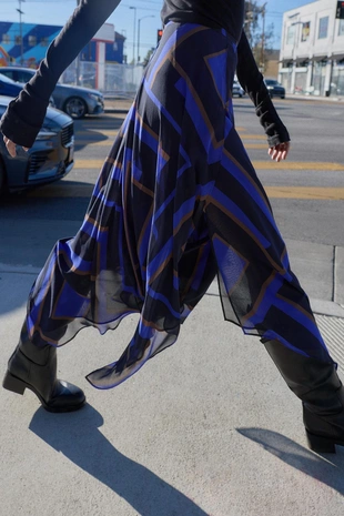 Юбка миди асимметричного кроя с принтом- Заказать в России