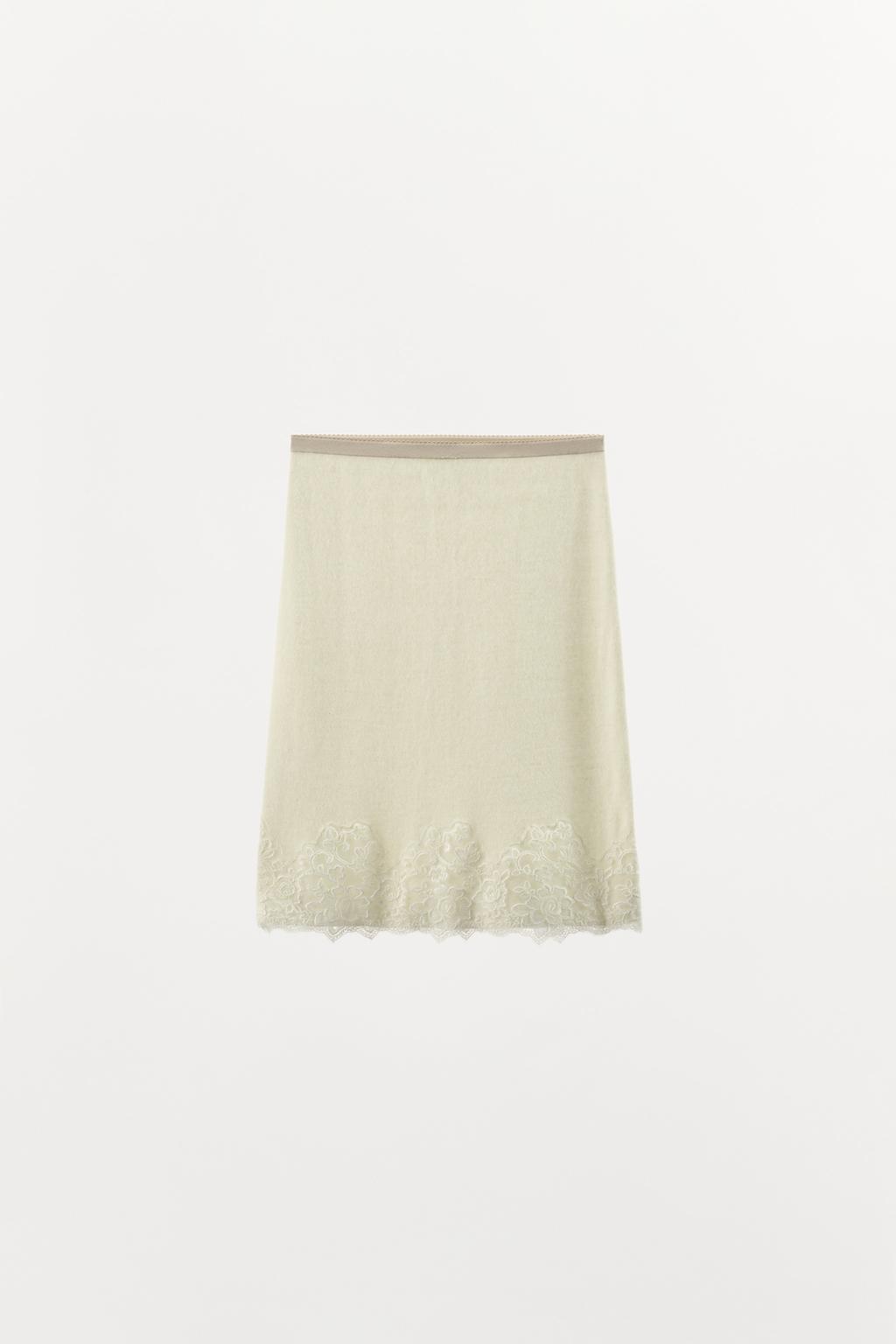 ВЯЗАНАЯ ЮБКА МИДИ С КРУЖЕВОМ И ВЫШИВКОЙ