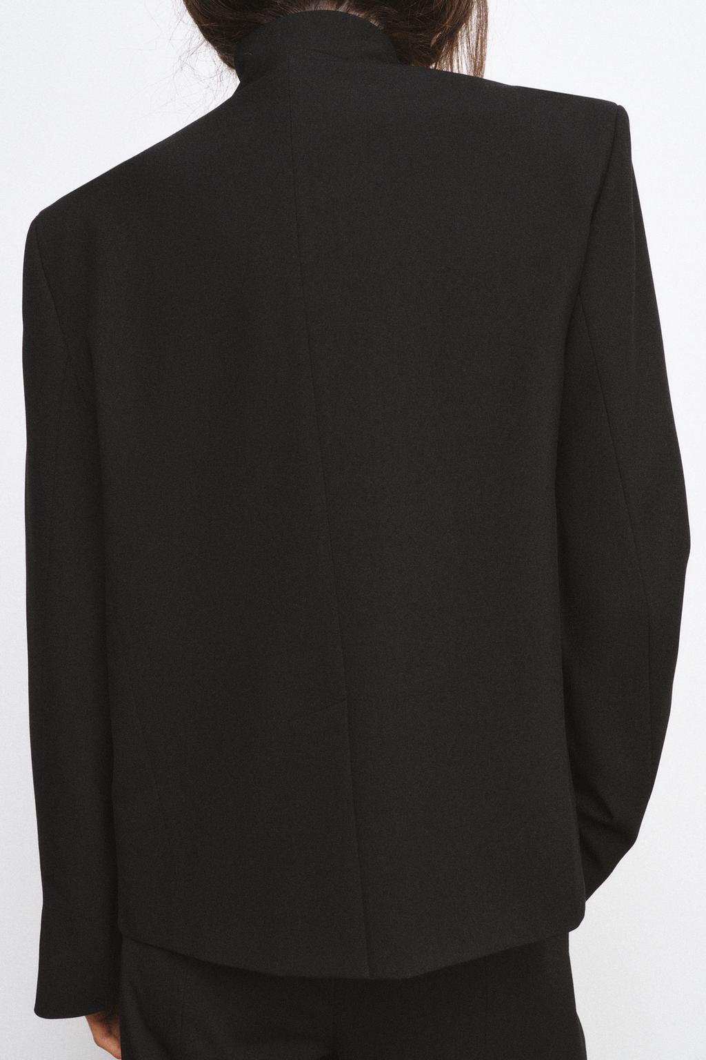 БЛЕЙЗЕР С ВОРОТНИКОМ-СТОЙКОЙ И ПУГОВИЦАМИ — ZW COLLECTION