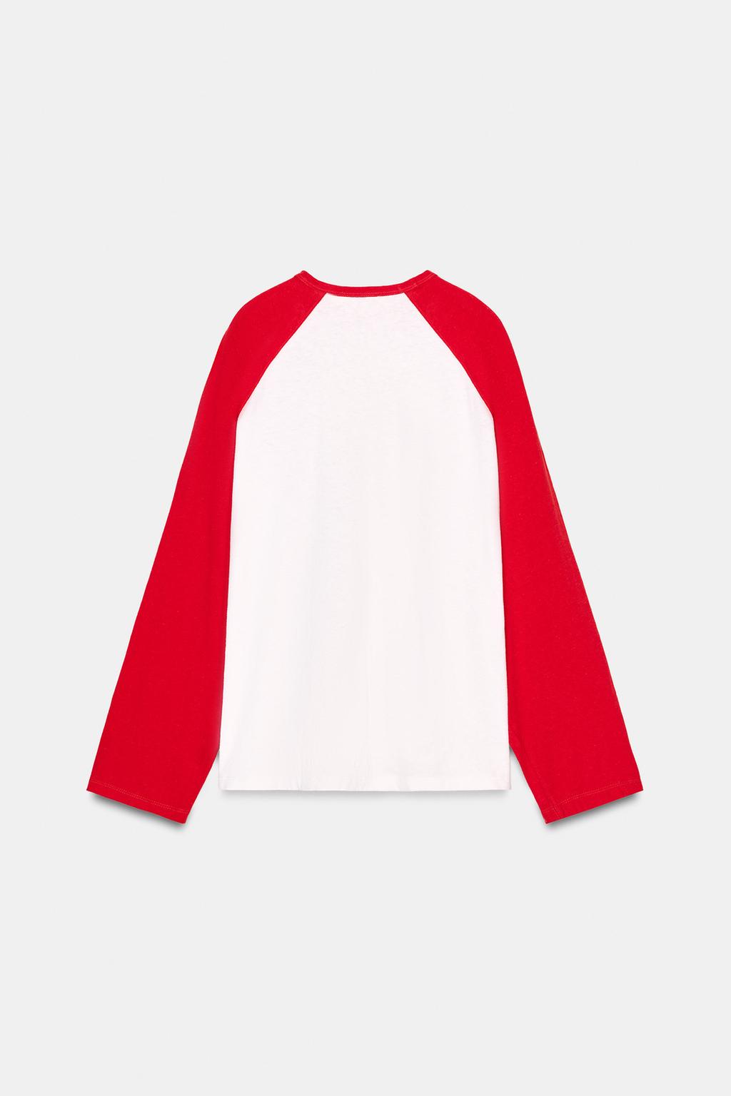 ФУТБОЛКА С ДЛИННЫМИ РУКАВАМИ И КОНТРАСТНЫМИ ЭЛЕМЕНТАМИ