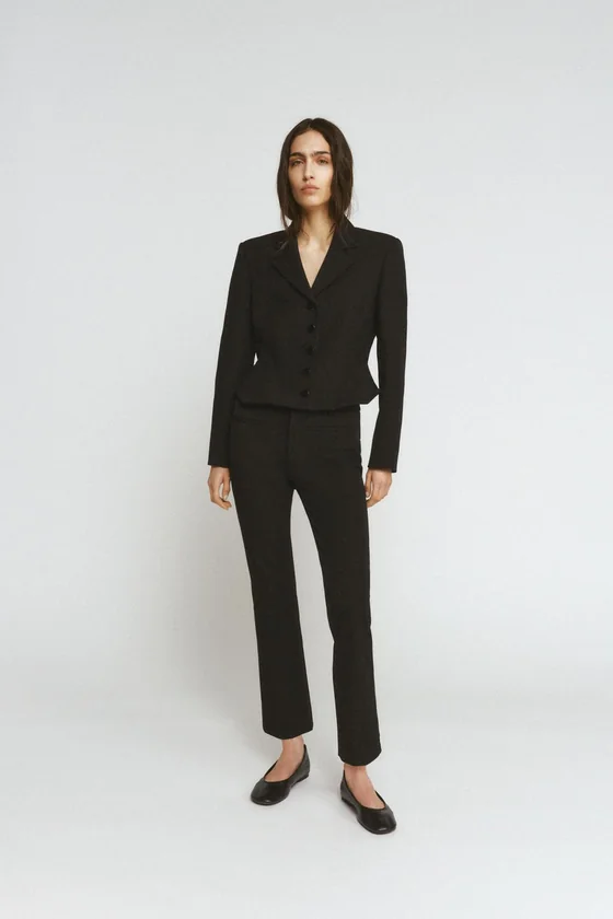 КОРОТКИЙ БЛЕЙЗЕР С ОТСТРОЧКОЙ — коллекция Zara «ZW»
