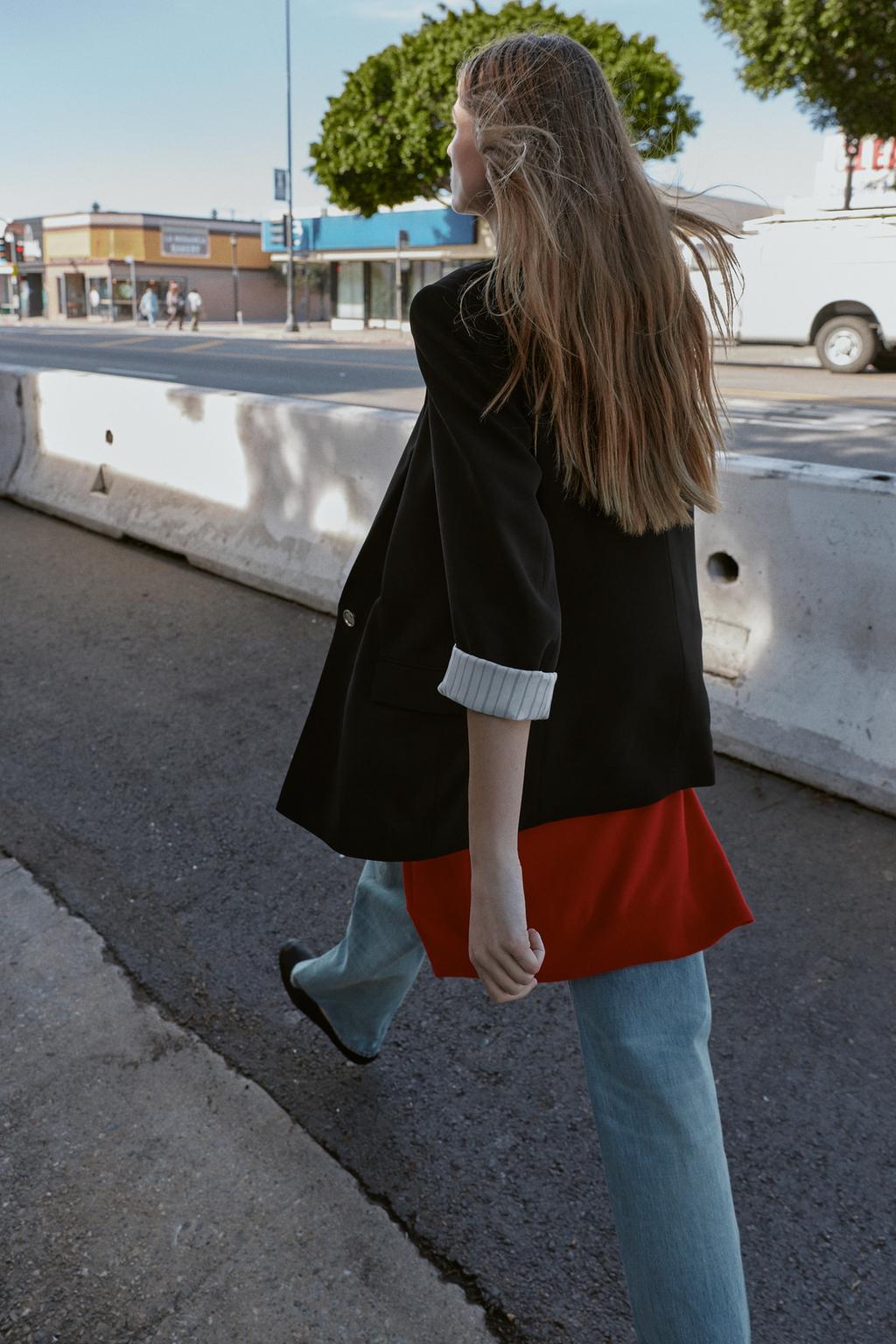 БЛЕЙЗЕР С ПРИНТОМ НА МАНЖЕТАХ