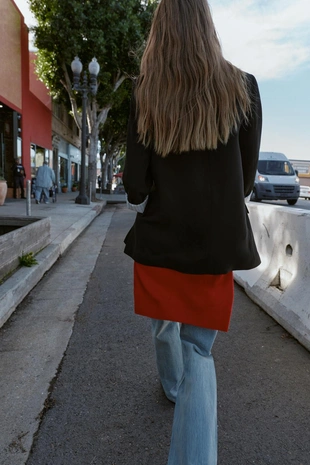 Блейзер с принтом на манжетах- Заказать в России