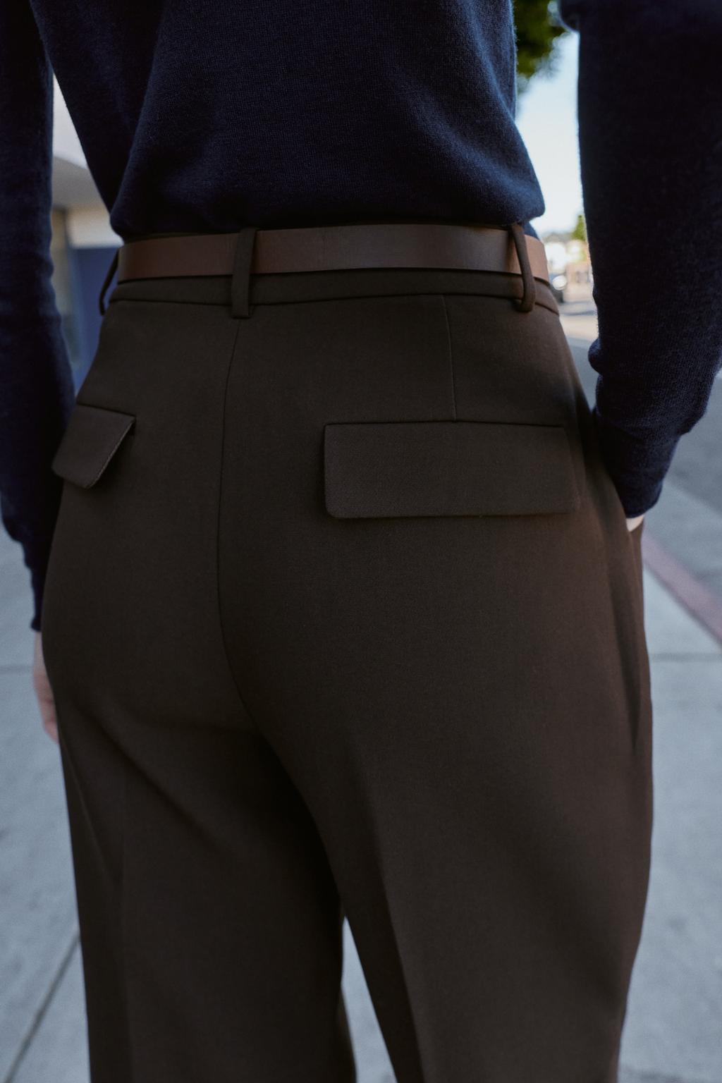 БРЮКИ С ЗАЩИПАМИ И РЕМНЕМ