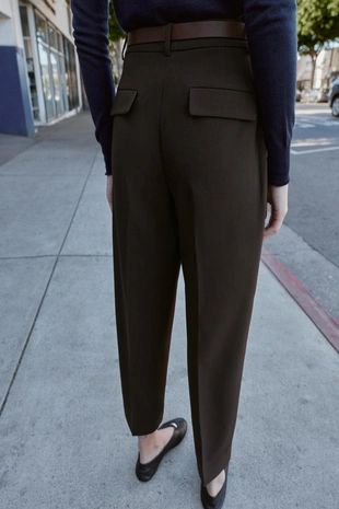 Брюки с защипами и ремнем- Заказать в России