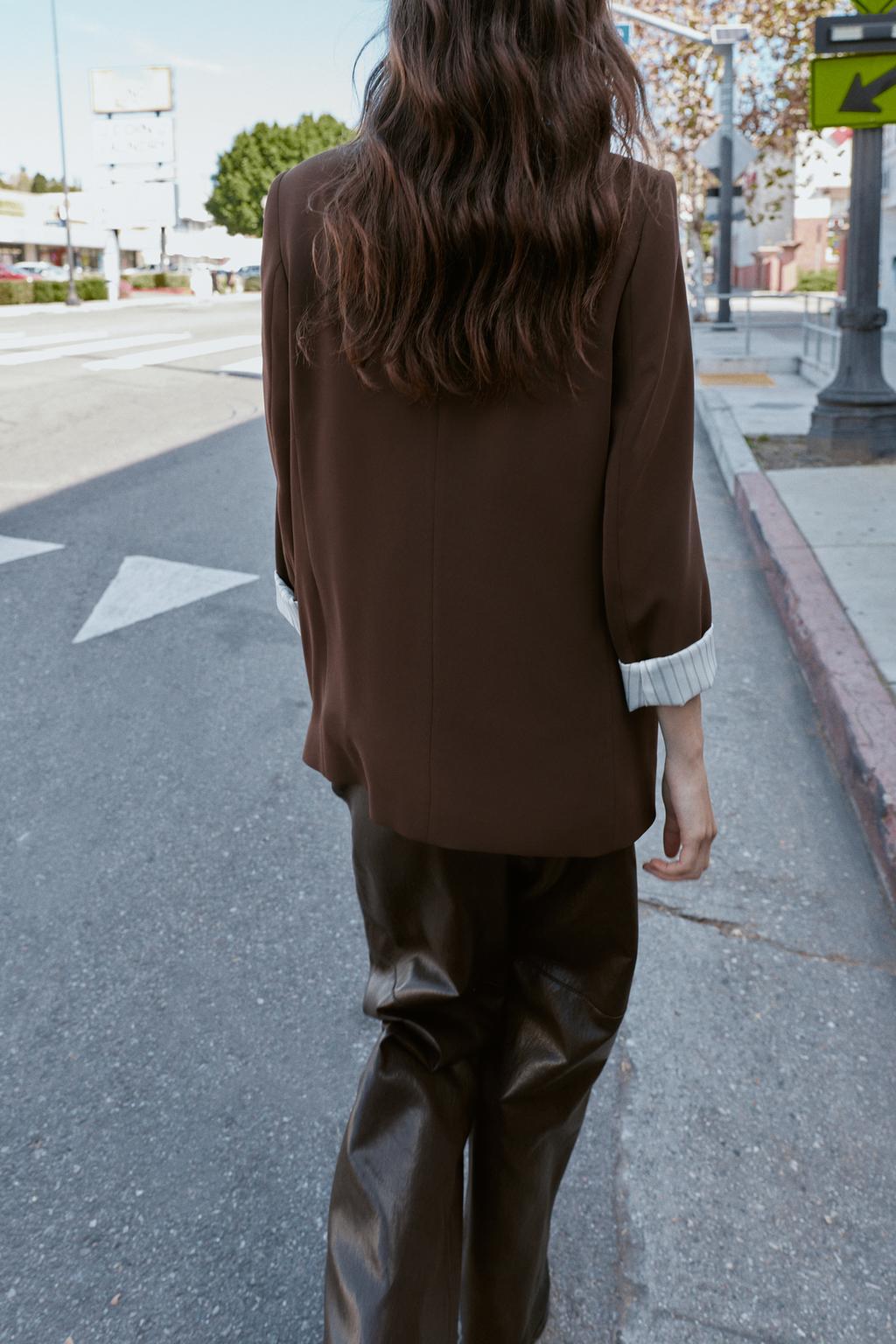 БЛЕЙЗЕР С ПРИНТОМ НА МАНЖЕТАХ