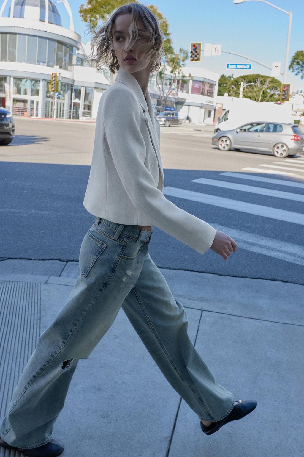 КОРОТКИЙ ДВУБОРТНЫЙ БЛЕЙЗЕР