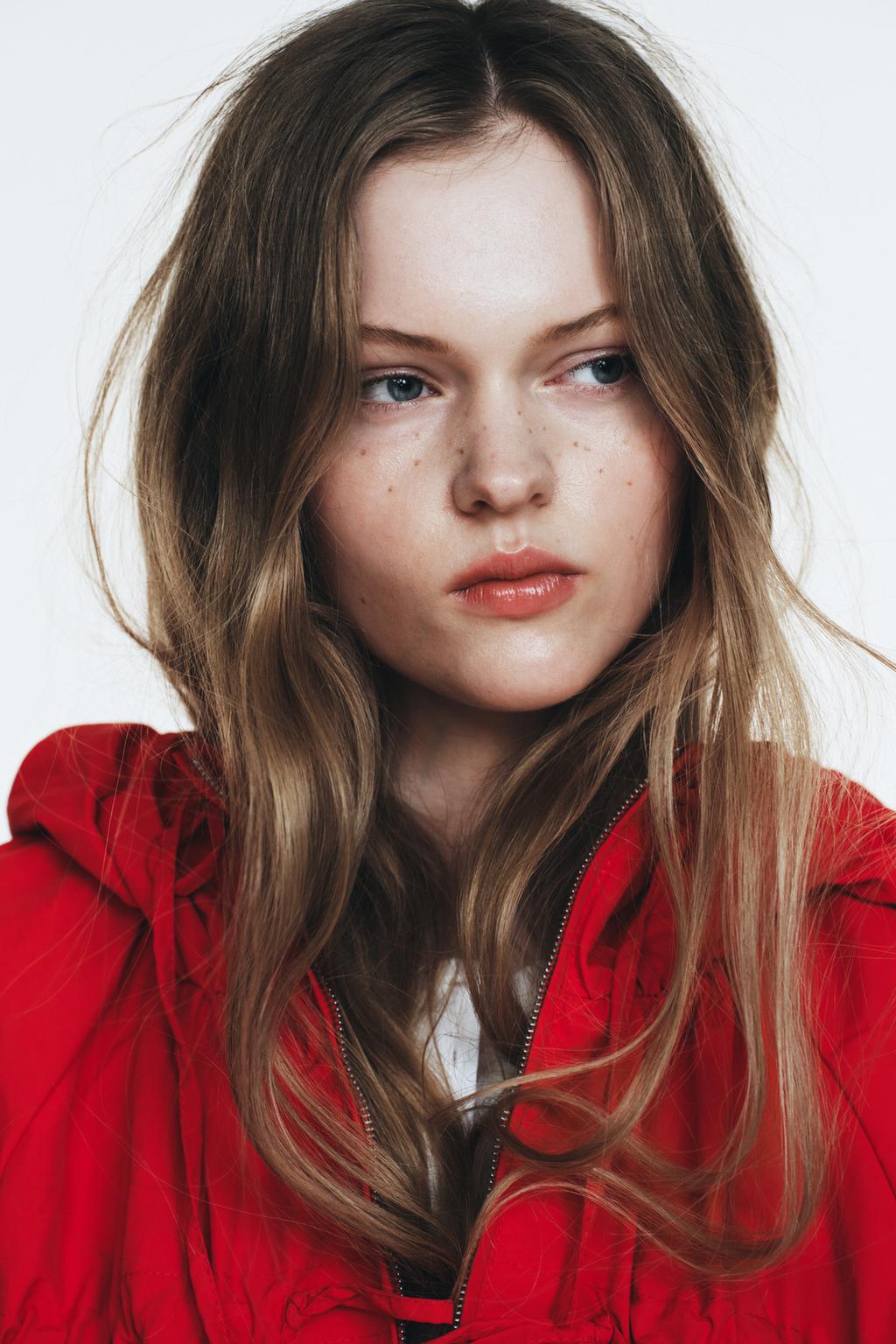 НЕЙЛОНОВАЯ КУРТКА С ЗАВЯЗКАМИ