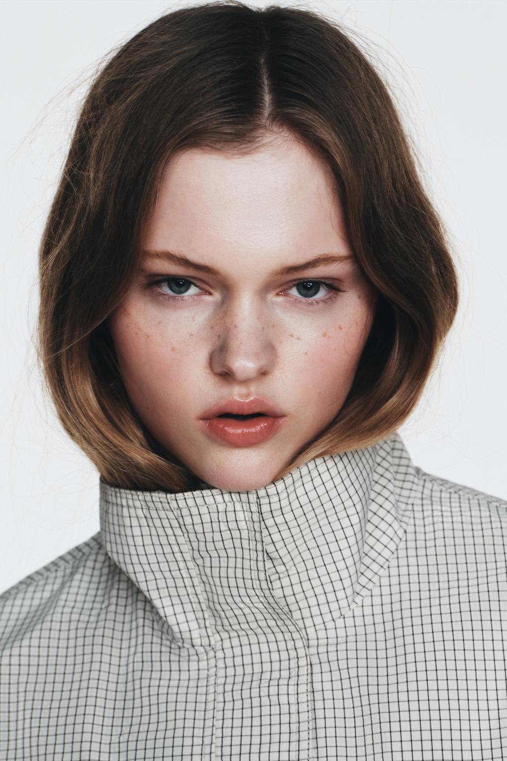 КУРТКА ИЗ НЕЙЛОНА В КЛЕТКУ