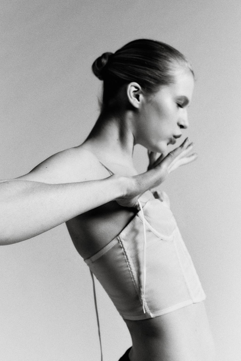 КОРСЕТ НА КОСТОЧКАХ СО ШНУРОВКОЙ