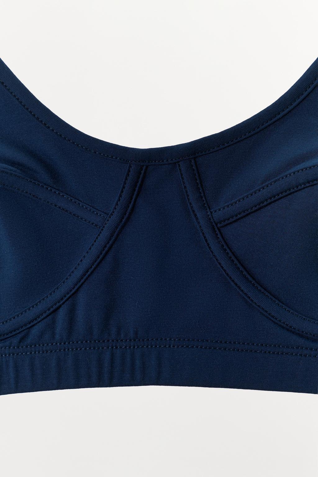 МЯГКИЙ БРАЛЕТТ СО ШВАМИ