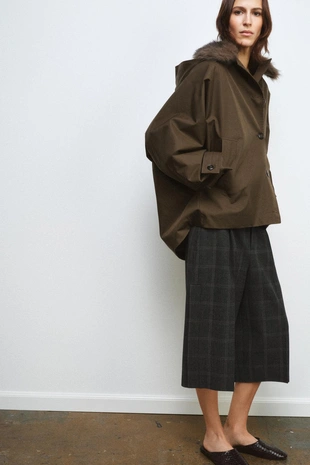 Короткий тренч с меховым воротником — ZW COLLECTION- Заказать в России