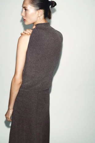 Мягкий топ с высоким воротником- Заказать в России