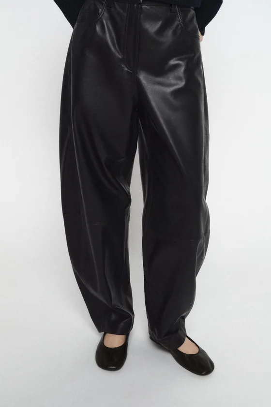 БРЮКИ-БАРРЕЛЬ ИЗ КОЖИ коллекция Zara «ZW» 
