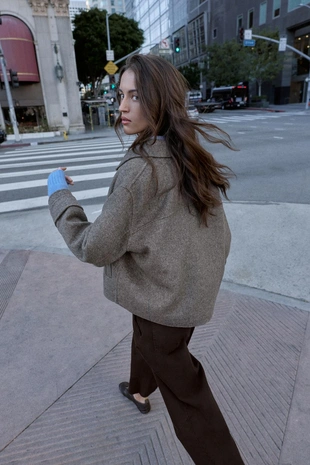 Короткое пальто из шерсти- Заказать в России