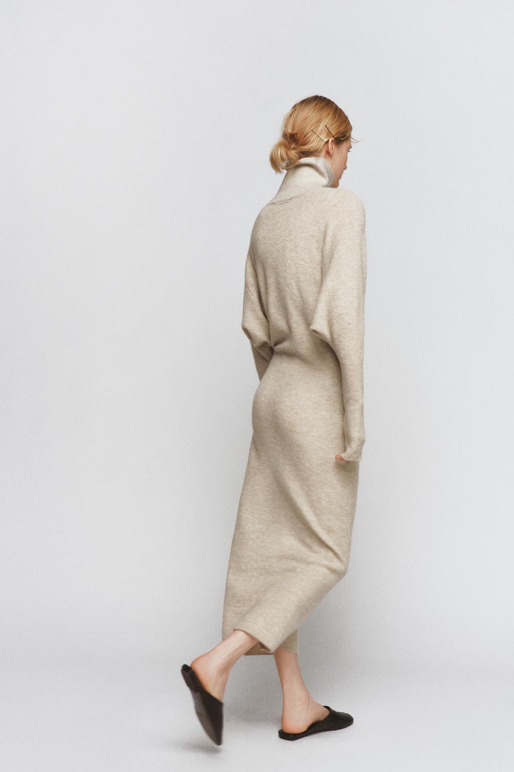 ТРИКОТАЖНОЕ ПЛАТЬЕ С РУКАВАМИ «ЛЕТУЧАЯ МЫШЬ»