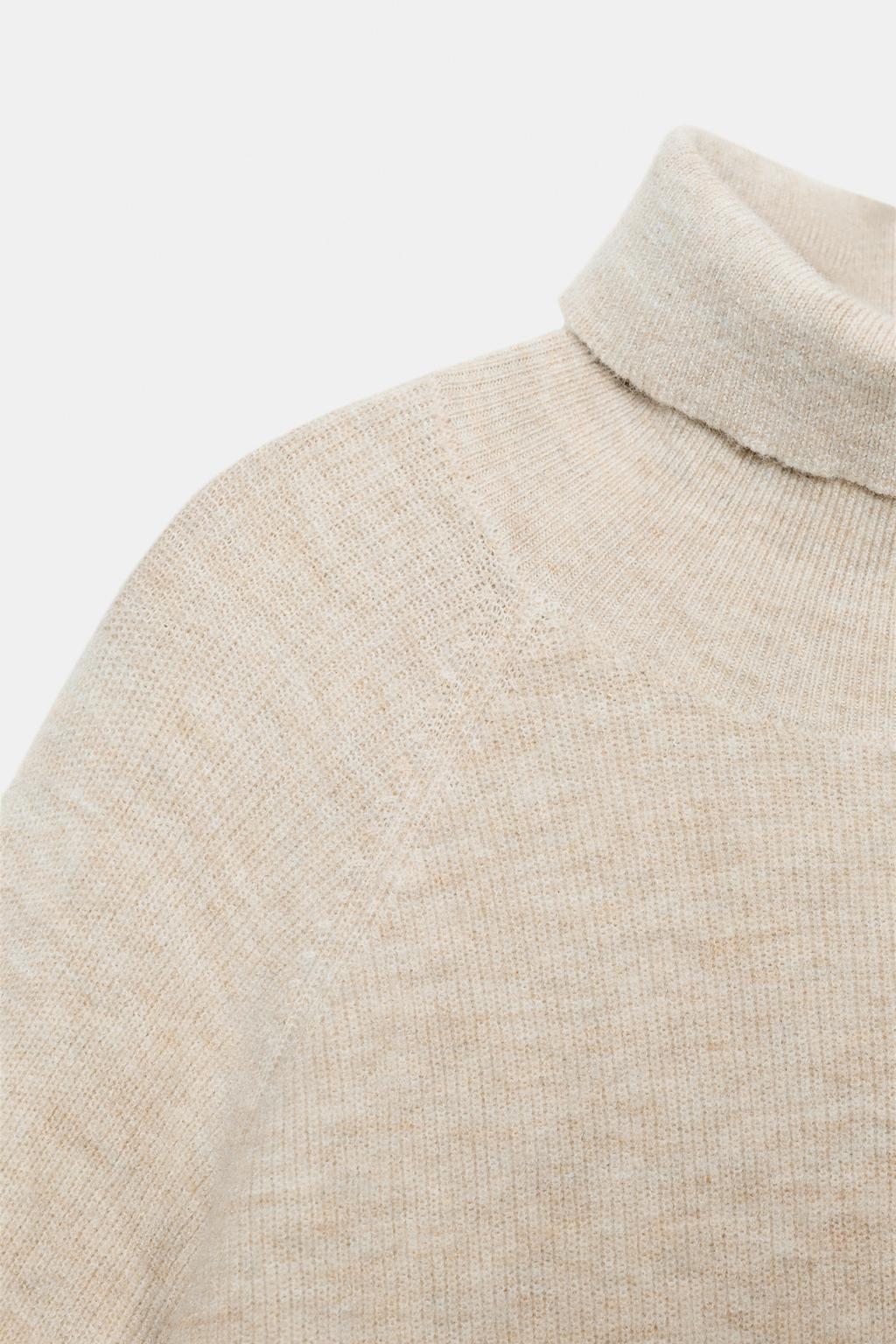 ТРИКОТАЖНОЕ ПЛАТЬЕ С РУКАВАМИ «ЛЕТУЧАЯ МЫШЬ»