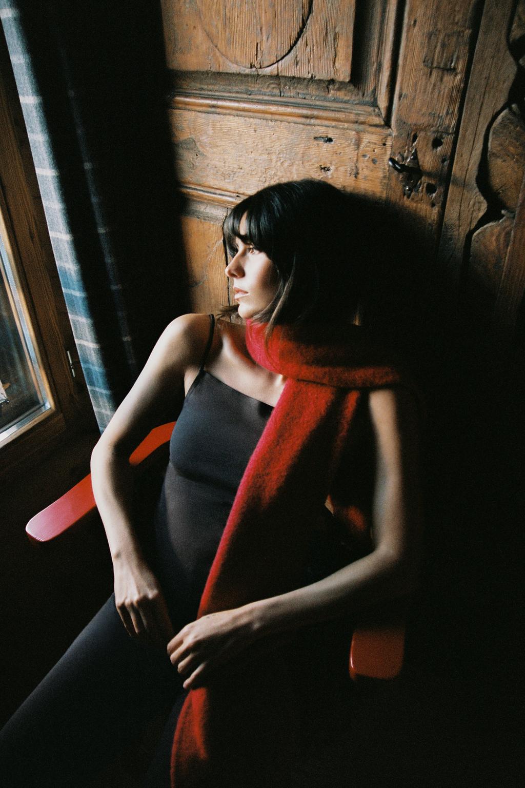 ТОП НА БРЕТЕЛЯХ С КВАДРАТНЫМ ВЫРЕЗОМ