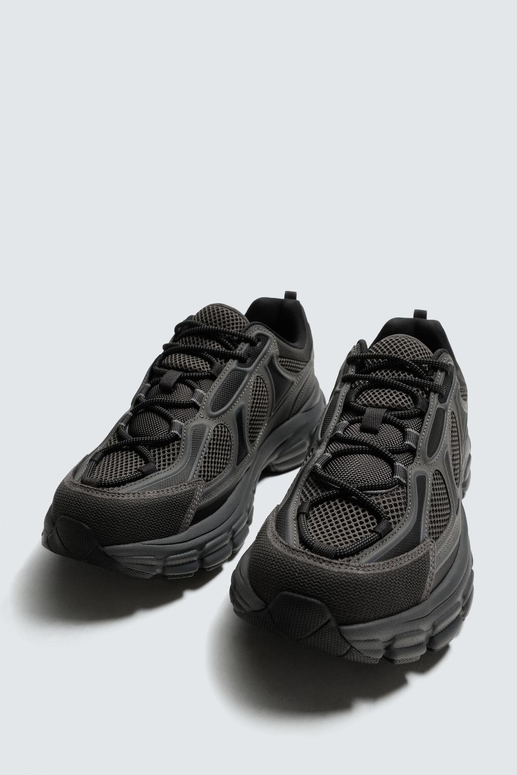 КРОССОВКИ НА ОБЪЕМНОЙ ПОДОШВЕ