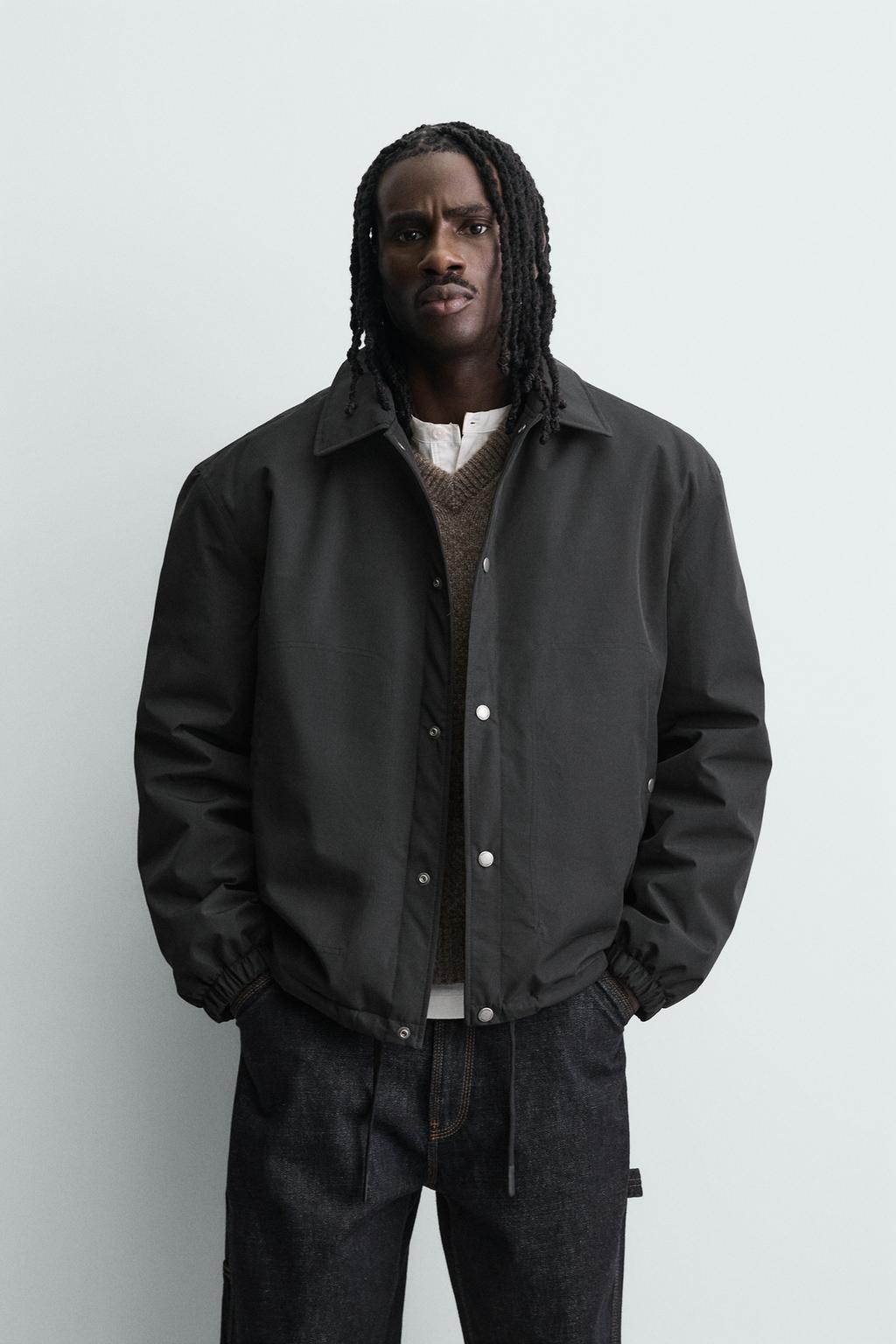 СТЕГАНАЯ КУРТКА ИЗ ВЫСОКОТЕХНОЛОГИЧНОЙ ТКАНИ