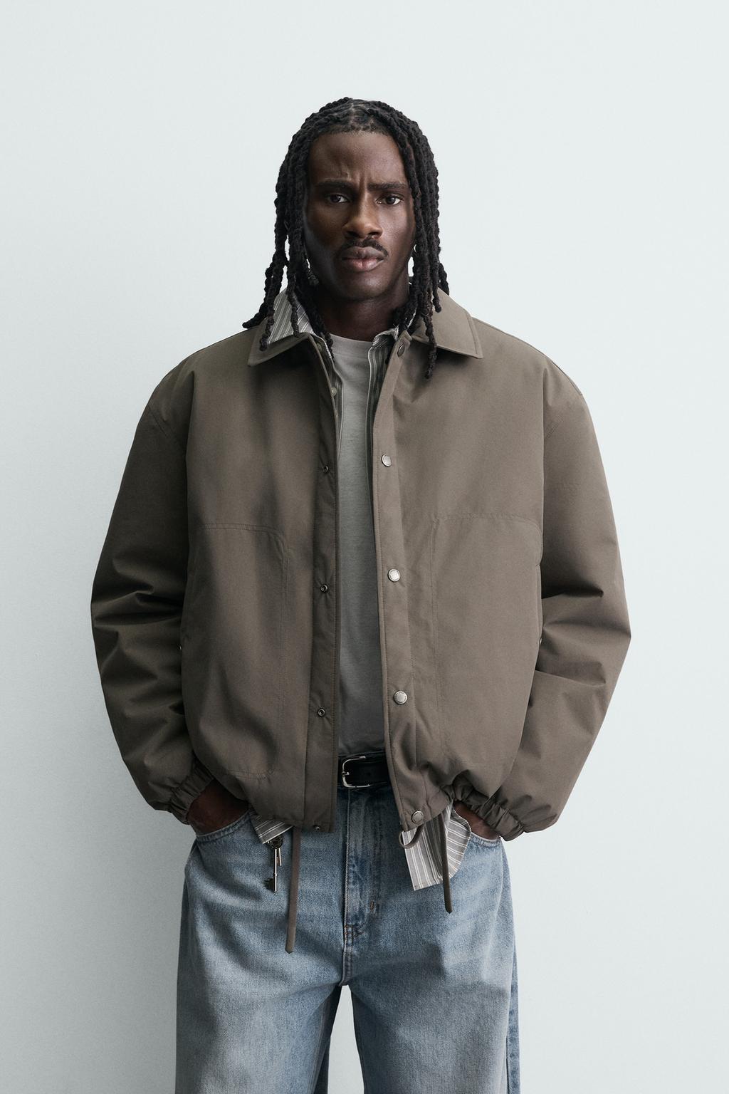 СТЕГАНАЯ КУРТКА ИЗ ВЫСОКОТЕХНОЛОГИЧНОЙ ТКАНИ