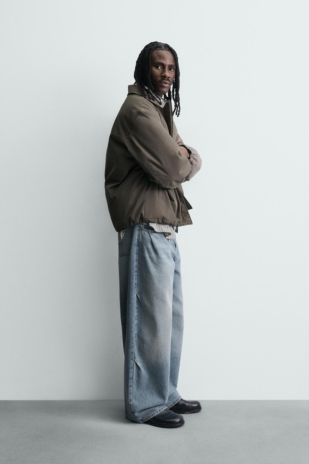 СТЕГАНАЯ КУРТКА ИЗ ВЫСОКОТЕХНОЛОГИЧНОЙ ТКАНИ