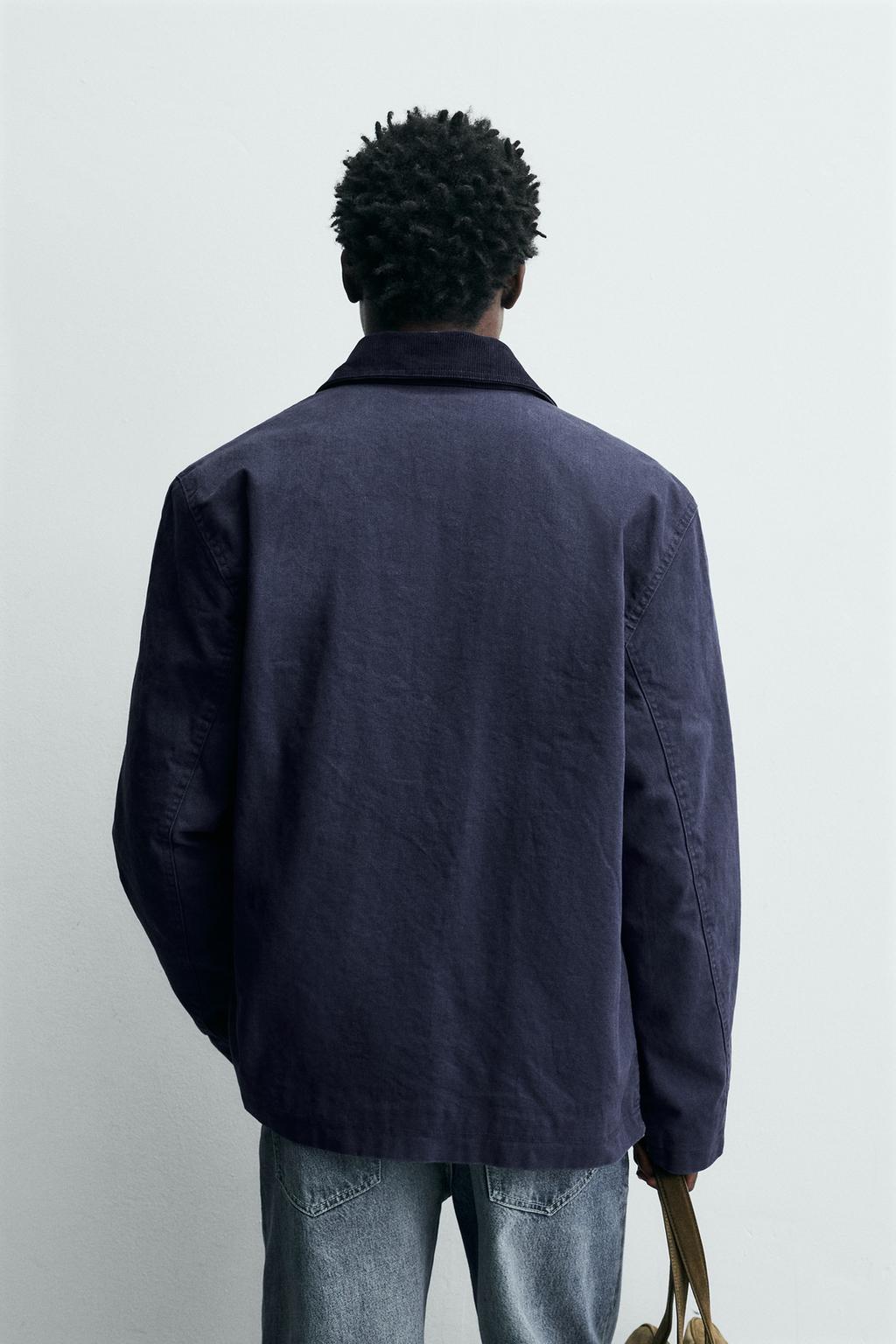 КУРТКА С КОНТРАСТНЫМ ВОРОТНИКОМ И НАВЕСНЫМИ ПЕТЛЯМИ