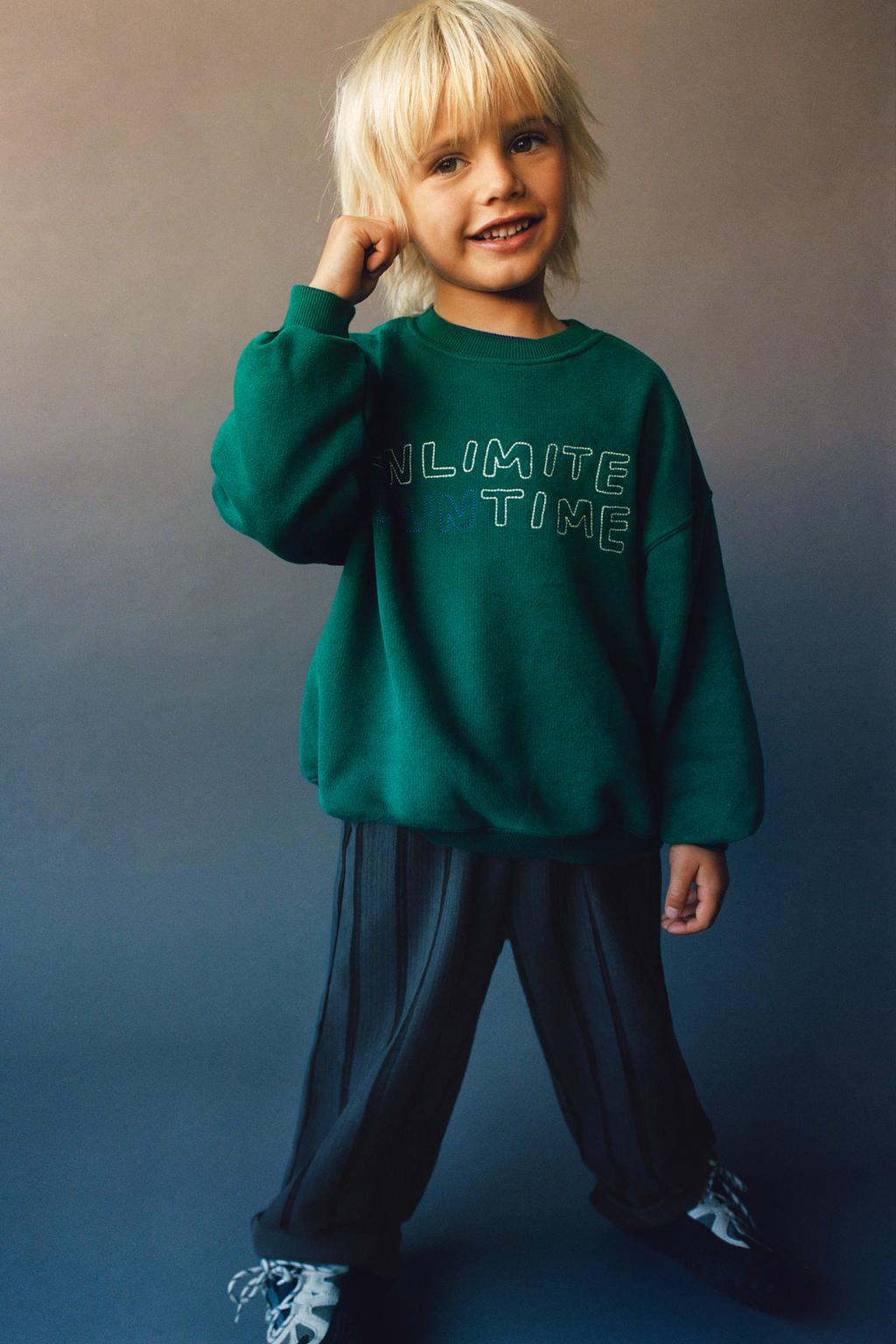 ТОЛСТОВКА С ВЫШИТОЙ НАДПИСЬЮ