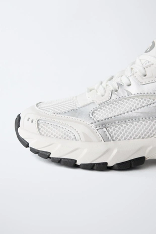 Кроссовки с сетчатыми вставками- Заказать в России