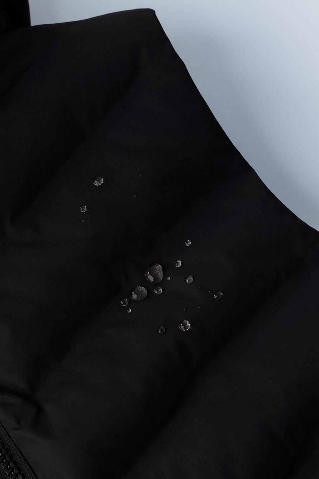 ОЧЕНЬ ЛЕГКИЙ ЖИЛЕТ WATER REPELLENT С КАПЮШОНОМ