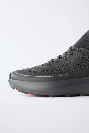 Спортивные кроссовки- Заказать в России