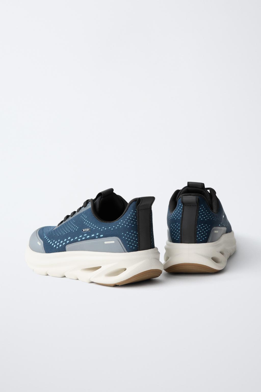 КРОССОВКИ С ДЕТАЛЯМИ НА ПОДОШВЕ