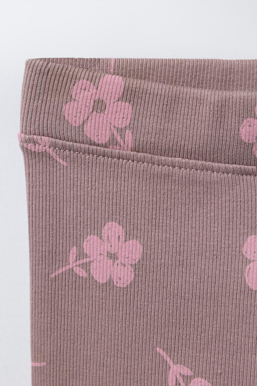 КОМПЛЕКТ ИЗ ТОЛСТОВКИ И ЛЕГИНСОВ С ЦВЕТОЧНЫМ ПРИНТОМ