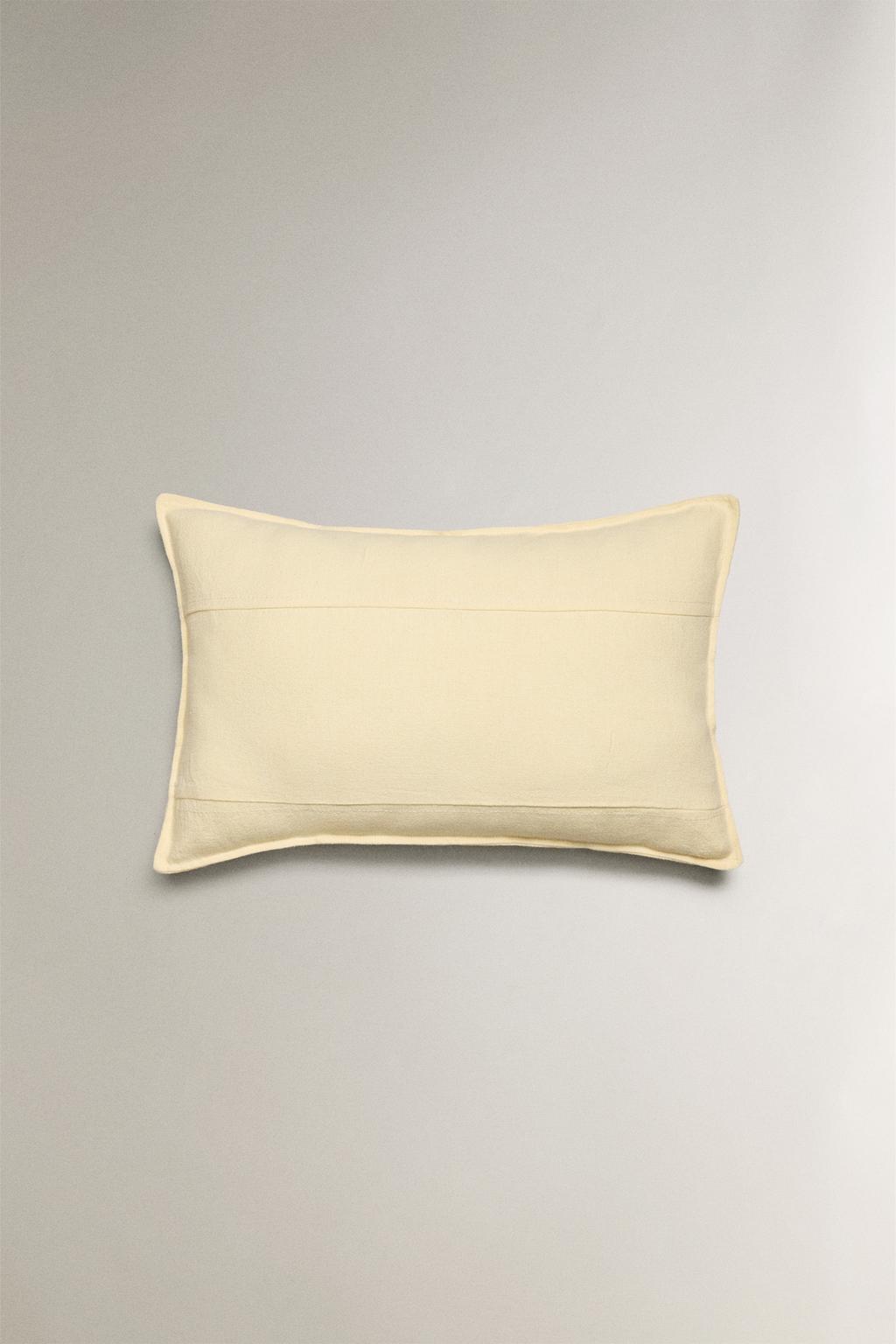 Чехол с отделкой строчкой