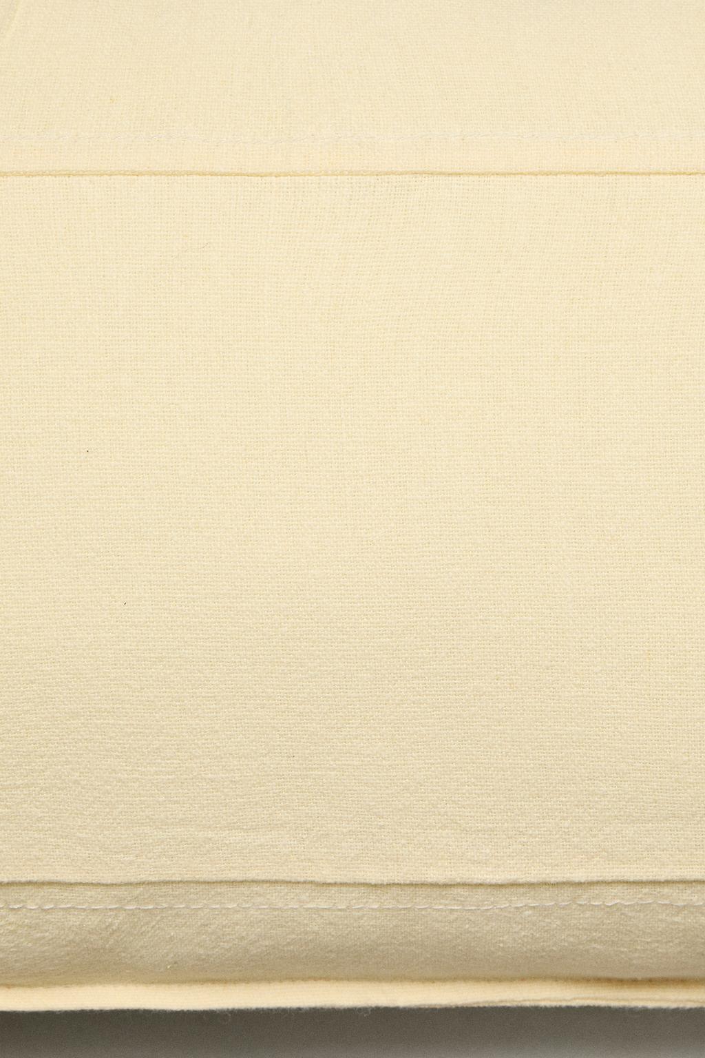 Чехол с отделкой строчкой